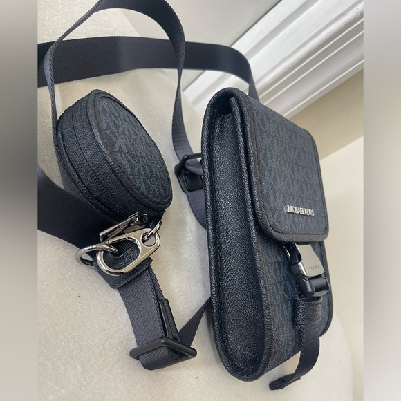 Michael Kors Slim Crossbody bag with a removable coin purse. NWOT - Picture 5 of 11